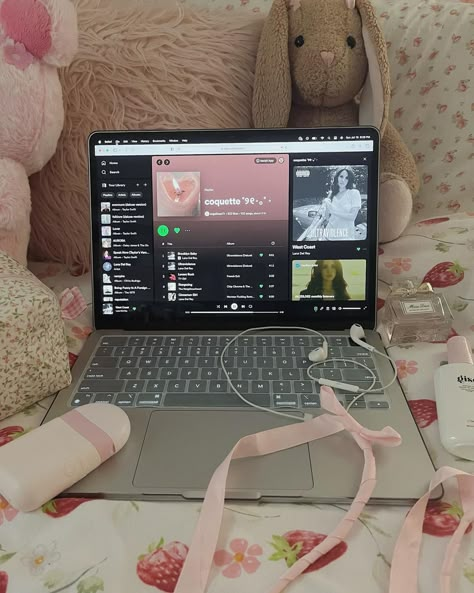 Fan Girl Aesthetic, Pink Girly Things, Pink Vibes, Fan Girl, Bella Swan, Rory Gilmore, Foto Ideas Instagram, Miss Dior, Pink Princess