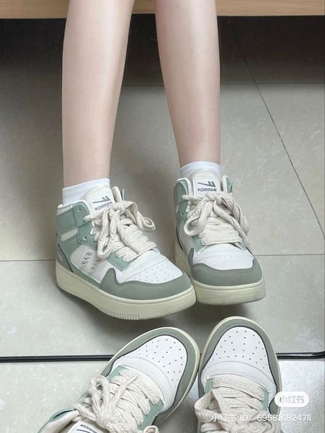 Acubi Fashion, Korean Shoes, Skechers D Lites, Preppy Shoes, Soft Shoes, Girly Shoes, Shoe Inspo, Rubber Shoes, Pretty Shoes