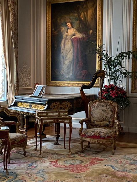 French Castle Interior, Grand Piano Room, Victorian House Interiors, Royal Room, Instagram Decor, Castle Aesthetic, French Castles, Victorian Aesthetic, French Rococo