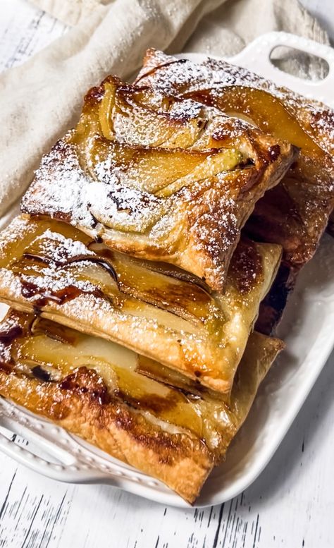 Sweet Puff Pastry with Pear - Meghan It Up Pear Puff Pastry Recipes, Pear Pastry, Fall Pastries, Sweet Puff Pastry, Caramelized Pear, Pear Dessert Recipes, Puff Pastry Recipes Dessert, Puff Dessert, Pastries Recipes Dessert