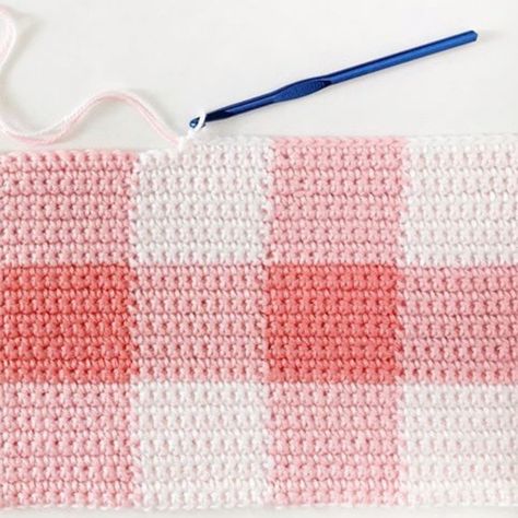 An easy crochet gingham stitch to create the perfect modern crochet gingham baby blanket. The hardest part is shopping for the right colors! Knit Gingham Blanket Pattern, Crochet Gingham Table Runner, Gingham Blanket Crochet Pattern, Check Crochet Blanket, Gingham Baby Blanket Crochet, Checkered Crochet Blanket Pattern, Checkerboard Crochet Blanket, Crochet Plaid Pattern, Crochet Checkered Blanket