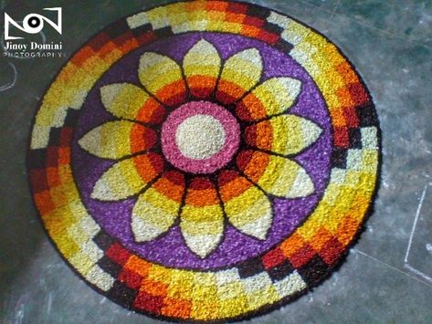 Happy Onam Images, Onam Images, Onam Pookalam Design, Onam Pookalam, Easter Videos, Poo Kolam, Pookalam Design, Rangoli Designs For Competition, Flower Kolam