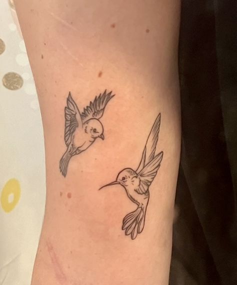 Fine Line Finch Tattoo, Green Hummingbird Tattoo, Linework Hummingbird Tattoo, Golden Finch Tattoo, Finch Bird Tattoo, Hummingbird Line Tattoo, Yellow Finch Tattoo, Gold Finch Tattoo, Goldfinch Tattoo