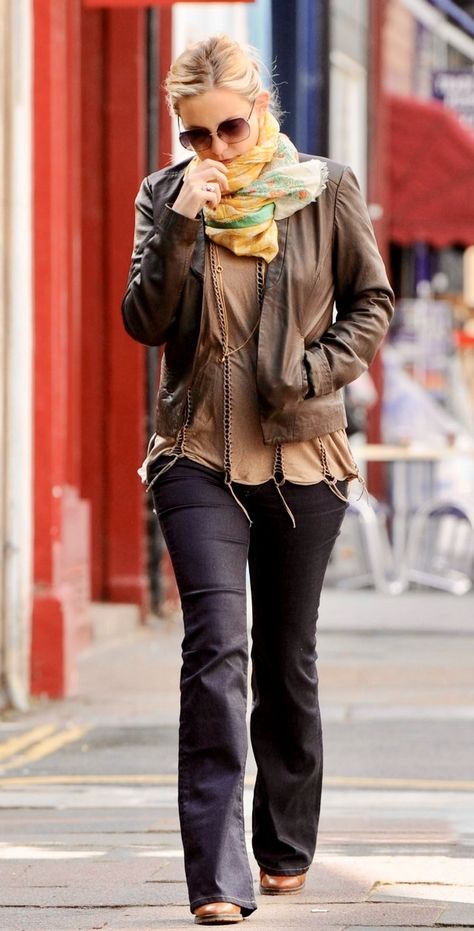 Kate Hudson Street Style Kate Hudson Street Style, Rock N Roll Style, 2000s Outfits, Kate Hudson, Leather Jacket, Street Style, Leather