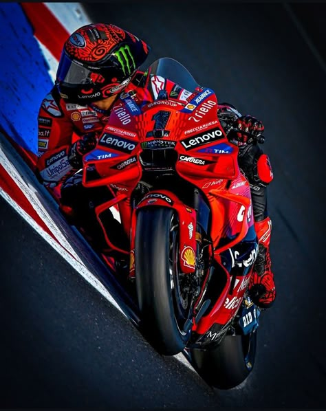 Motogp Valentino Rossi, Ducati Motogp, Bike Wallpaper, Ducati Sport Classic, Ducati Motorcycle, Motorcycles Helmets, Lita Ford, Custom Sport Bikes, Italian Motorcycles