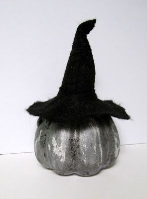 Diy Felt Witch Hat, Witches Hat Felt, Wet Felting Witch Hat Tutorial, Wool Witches Hat, Wet Felt Witch Hat, Felt Witch Hat, Hat Tutorial, Witch Hat, Craft Tutorials