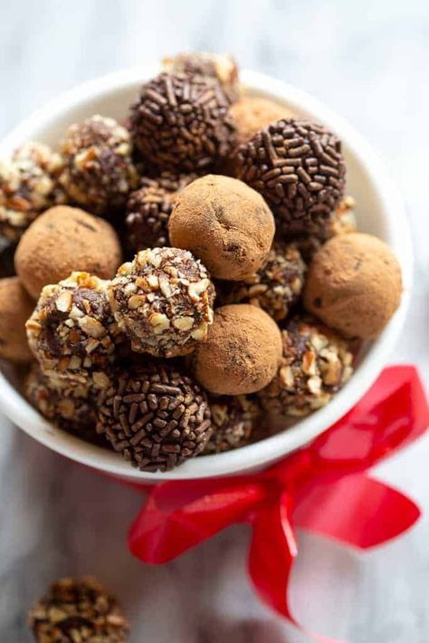 Easy Chocolate Truffles - Tastes Better from Scratch Taste Better From Scratch, Dairy Free Truffles, Graham Cracker Toffee, No Bake Truffles, Homemade Chocolate Truffles, Coconut Truffles, Homemade Truffles, Tastes Better From Scratch, Cracker Toffee