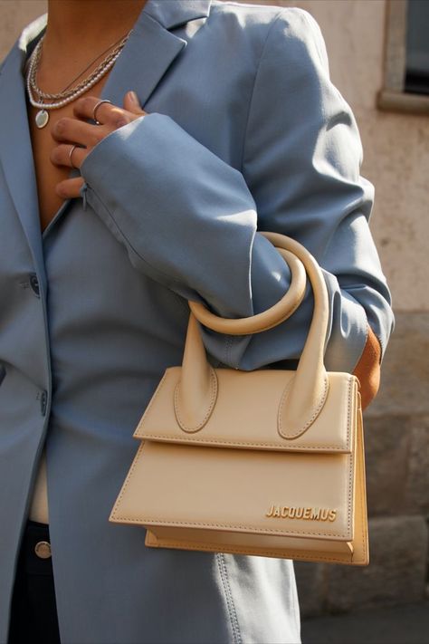 Leather bags, Jacquemus bags, Chiquito bag, Jacquemus Chiquito, street style, milan street style, the sartorialist, fashion ideas, fashion gift, it bags, bags for sale, outfit inspiration Jacquemus Beige Bag, Jacquemus Outfits, Jacquemus Bag Pink, Jacquemus Bag Aesthetic, Beige Bag Outfit, Jacquemus Bag Outfit, Jacquemus Chiquito, Bag Jacquemus, Jacquemus Le Chiquito