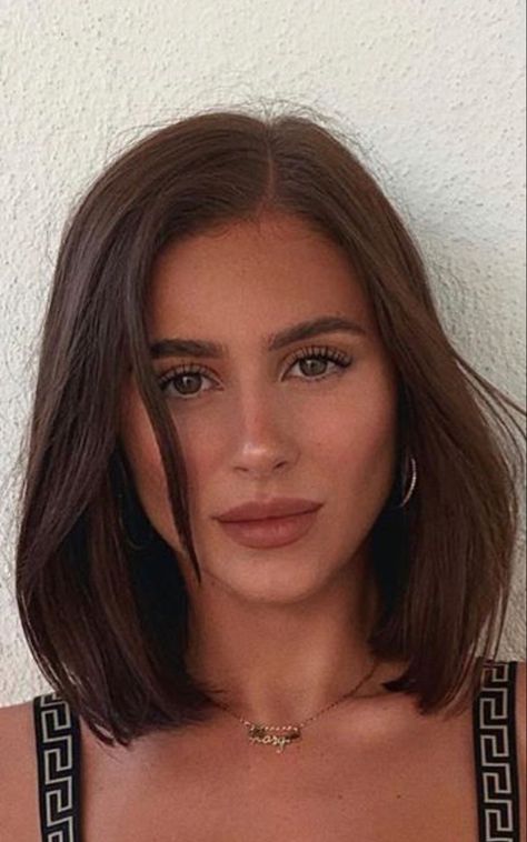 2023 Lob Haircuts Straight, Medium Length Hair 2023 Trends Women, Light Brown Hair Long Bob, Haircut Inspo For Fine Hair, Short Straight Hair Oval Face, Short Haircut With Side Part, Celebrity Lob Hairstyles, Long Bob Straight Hair Shoulder Length, Short Hairstyle Women Layered Thick Hair