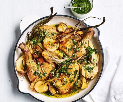 Artichokes Salad, Chicken Tray Bake Recipes, Pan Roasted Chicken, Pan Roast, Best Roasted Chicken, Chicken Tray Bake, Chicken Dishes Easy, Tray Bake Recipes, Roasted Chicken Thighs