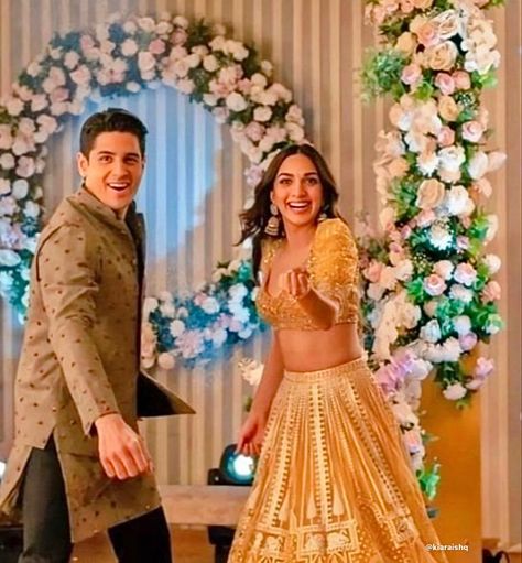 Siddhartha Malhotra, Kiara Advani Sidharth Malhotra, Kiara Advani And Sidharth Malhotra, Sid Kiara, Kiara Wedding, Diwali Pics, Siddharth Malhotra, Sidharth Malhotra, Bollywood Pictures