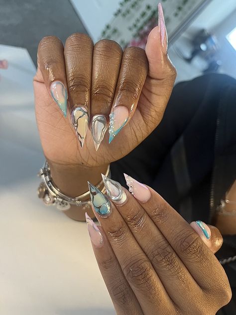 Birthday Nails Stiletto Short, Almond Junk Nails, Short Stellos Nails Design, Birthday Nails Stiletto, Extra Short Stiletto Nails, Curved Stilletto Nails, Curved Stiletto Nails, Short Stiletto Nails, Gel Overlay Nails