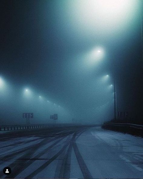 Setting Aesthetic, Grey Hour, Lonely Road, Scenic Places, The Heist, Jean Paul Sartre, Street Lights, Foggy Morning, Night Landscape