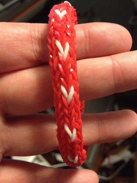 Valentine loom bracelet . Loom Bracelet Valentine Cards, Loom Bracelet Heart, Christmas Rainbow Loom Bracelets, Rainbow Loom Bracelets With Letter Beads, Rainbow Loom Heart Bracelet, Boyfriend Stuff, Loom Love, Fun Loom, Rainbow Loom Rubber Bands