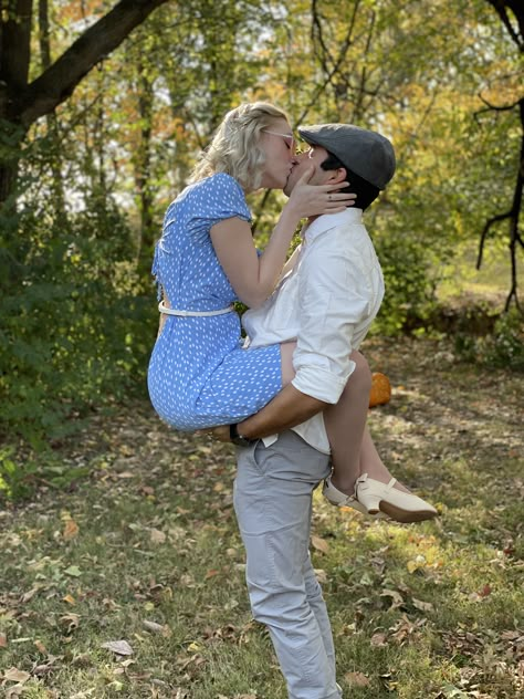 Ally And Noah Costume, Allie And Noah Costume, Noah And Ally Halloween Costume, Noah And Allie The Notebook Costume, Noah And Allie Costume, The Notebook Halloween Costume, Up Couples Costume, The Notebook Themed Photoshoot, Allie And Noah The Notebook