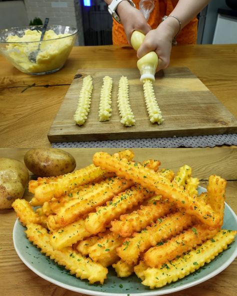 Cheesy Garlic Mashed Potatoes - Greenku Recipes Potato Logs, Spinach Meatloaf, Cheesy Garlic Mashed Potatoes, Crispy Potato Wedges, Potato Varieties, Creamy Mustard Sauce, Fried Potato, Creamy Mash, Classic Recipes