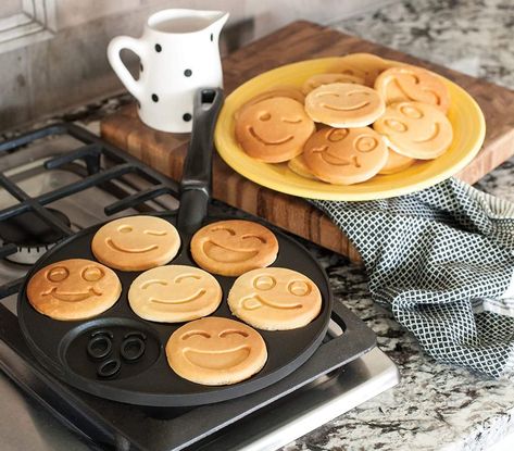 For the Brunch-Lovers: Nordic Ware Smiley Face Pancake Pan Pancake Griddle, Pancake Pan, Pancake Maker, Mini Pancakes, Gadgets Kitchen Cooking, Nordic Ware, Cooking Gadgets, Cool Kitchen Gadgets, Morning Breakfast