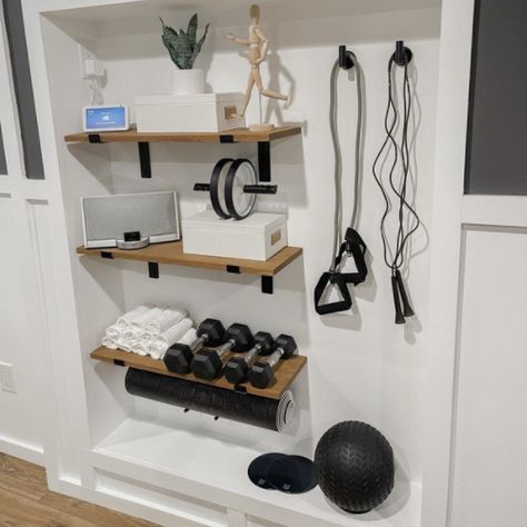 Workout Corner, Modern Home Gym, Build Your Own Home, Home Gym Basement, Home Gym Inspiration, Mini Workout, Small Home Gym, Diy Home Gym, Workout Room