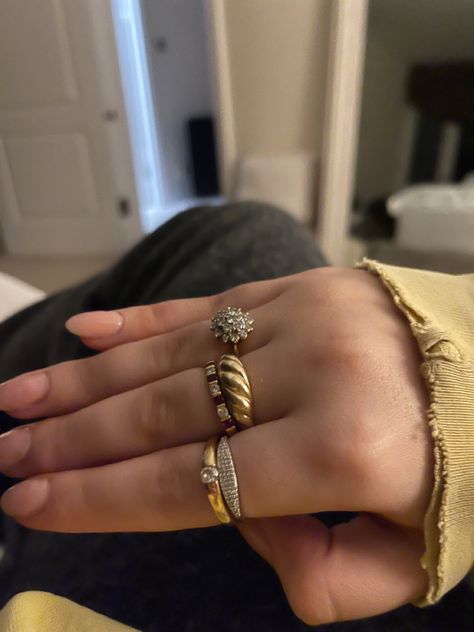 Simple Ring Stacking Ideas, Rings For Thick Fingers, Thick Rings Aesthetic, Ring Stack Gold And Silver, Gold Rings Black Women, Gold And Silver Ring Stack, Gold Rings Stack, Chunky Rings Gold, Chunky Ring Stack