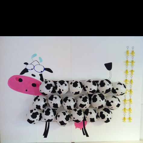 Birthday game cow balloon dart toss!! So fun!! Mcdonalds Birthday Party, Cow Birthday Parties, Cow Baby Showers, Farm Theme Birthday, Farm Animal Party, Farm Animals Birthday Party, Cowgirl Birthday Party, Barnyard Party, Cow Birthday