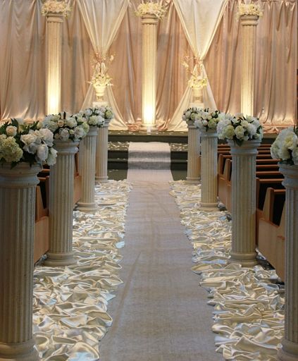 love the pillars and aisle decor Pillar Decor, Wedding Decor Flowers, Pillar Decorations, Wedding Columns, Wedding Pillars, Church Wedding Decorations, Wedding Aisle Decorations, Decor Flowers, Aisle Decor