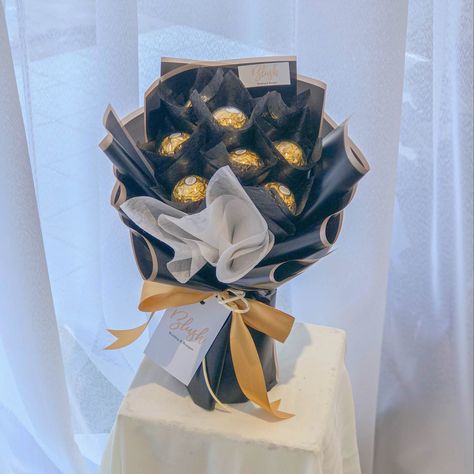 Daisy Bouquet Wedding, Ferrero Rocher Bouquet, Graduation Flower Bouquet, Man Bouquet, Ribbon Flowers Bouquet, Chocolate Flowers Bouquet, Food Bouquet, Diy Bouquet Wrap, Daisy Bouquet