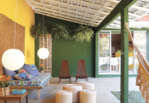 Deco Jungle, Cozy Patio, Outdoor Living Rooms, Patio Wall, Budget Patio, Wall Seating, Living Room On A Budget, Outdoor Living Room, Porch Design