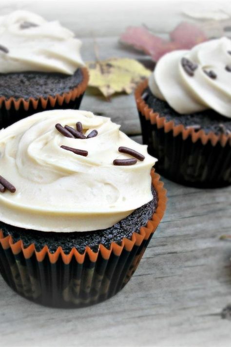 Chocolate Cupcakes with Caramel Frosting | "My mother always made these quick and easy cupcakes for impromptu summer barbeques and they are a childhood favorite of mine." #allrecipes #cupcakerecipes #bakingrecipes #dessertrecipes #cupcakeideas Cupcakes With Caramel Frosting, Cupcakes With Caramel, Mayonnaise Cake, Chocolate Mayonnaise Cake, Chocolate Muffin, Eclair Cake, Caramel Frosting, Easy Cupcakes, Just Eat It