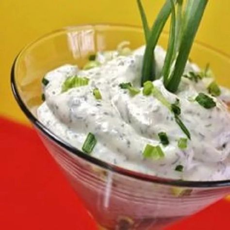 Vegetable Dill Dip Dill Vegetable Dip Recipe, Dill Dip For Veggies, Vegetable Dip Recipe, Dill Dip Recipes, Dill Dip, Sour Cream Dip, Vegetable Dip, Cream Dip, 5 Ingredient Dinners