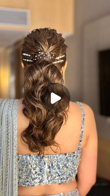 pratiksha NP on Instagram: "A quick in the making of Simple messy pony with cute accessories 🫶🏻💫

Hair : @hairbypratiksha 
Makeup: @nilofermakeup 

#trendinghairstyles #bridalhair #bridesofinstagram # #bridesbypratikshaverma #trendinghairstyles #haircreation #hairlove #weddingbun #indianhairstyles #weddinghairstyles #mumbaihairstylist" Messy Pony Hairstyles, High Ponies Hairstyles, Poni Hairstyle Simple, Messy Pony, Wedding Bun, Wedding Hairstyles For Medium Hair, Pony Hairstyles, Hair Creations, Cute Accessories