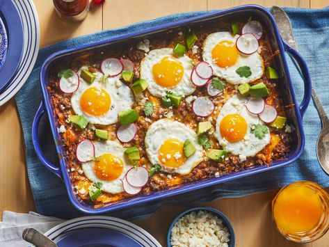 Chilaquiles Casserole, Breakfast Chilaquiles, How To Cook Chorizo, Southern Breakfast, Breakfast Party Foods, How To Cook Sausage, Breakfast Foods, Breakfast Dishes, Breakfast Casserole