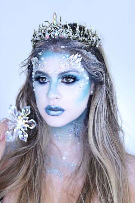 Frost Makeup Ice Queen, Ice Queen Makeup Halloween, Queen Makeup Halloween, Dnd Makeup, Ice Princess Makeup, Frost Makeup, Ice Princess Costume, Makeup Painting, Ice Queen Makeup