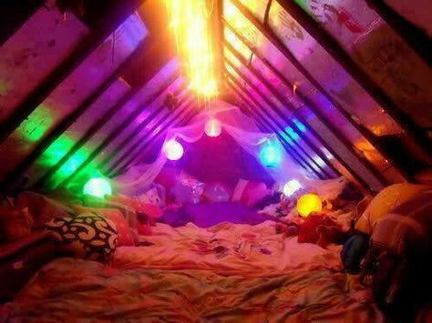 Pretty cool... Sleepover Room, Cozy Attic, Attic Office, Attic Doors, Finished Attic, Attic Playroom, Attic Loft, Attic House, Small Attic