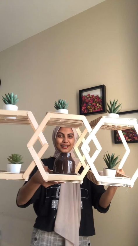 Stick Decor, Diy Popsicle Stick Crafts, مشروعات العلوم, Diy Room Decor Videos, Gubahan Bunga, Easy Room Decor, Diy Crafts Love, Aktiviti Kanak-kanak, Diy Room Decor For Teens