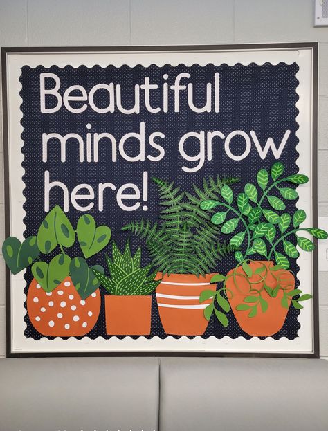 Bulletin Board Ideas Boho, Plant Classroom, Garden Theme Classroom, Ideas Decoracion Salon, Classroom Prep, Plants Classroom, Class Bulletin Boards, Cute Bulletin Boards, Room Parent