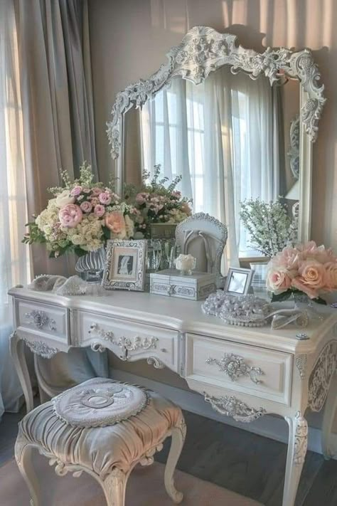 Bedroom Ideas Vanity, Ballet Ribbon, Zimmer Diy, Dream Bedroom Inspiration, Vintage Room Decor, Girly Room, Redecorate Bedroom, Dream House Rooms, Pretty Room