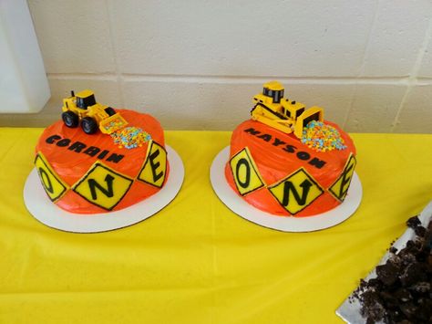 Made these for my twin nephews :-) Construction smash cake. First birthday. Dump truck cakes. Birthday 23 Ideas, Construction Smash Cake, Birthday Parties Ideas, Dump Truck Cakes, Construction Birthday Cake, Construction Cake, Construction Theme Party, Truck Cake, Truck Cakes