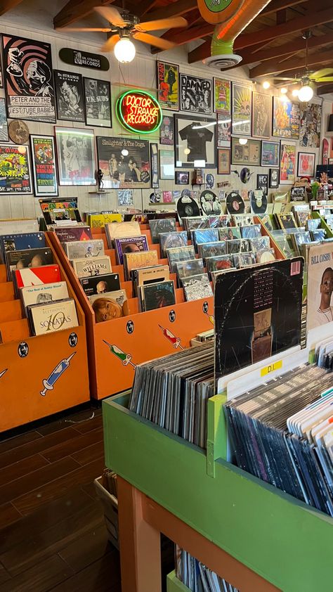 Record Shop Aesthetic, Vintage Record Shop, Record Store Aesthetic, Vinyl Record Shop, Vinyl Record Store, Vinyl Shop, Vinyl Aesthetic, Record Stores, Vinyl Store