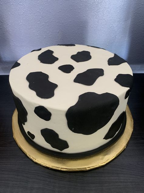 Cow Print Cakes, Cow Birthday Cake, Cow Print Birthday, Cow Cakes, Disco Cowgirl, Cow Spots, Cow Birthday, Purple Cow, Simple Cake Designs