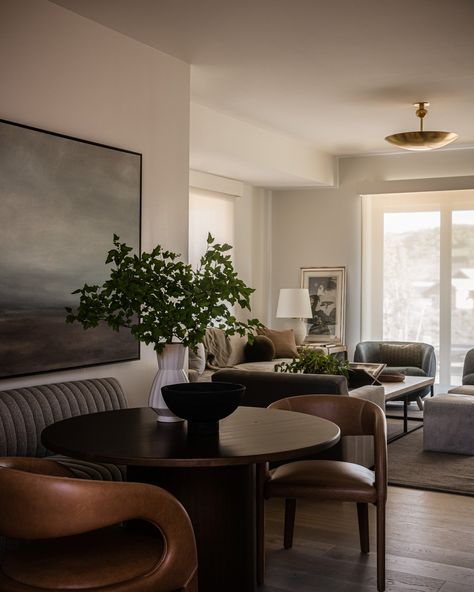 Mid Century Moody Living Room, 90s Contemporary Home, Moody Living Room Cream Couch, Dark Wood Decor Living Room, Dark Transitional Living Room, Dark Midcentury Modern, Apartment Inspiration Vintage, Moody Apartment Aesthetic, Moody Living Room White Walls