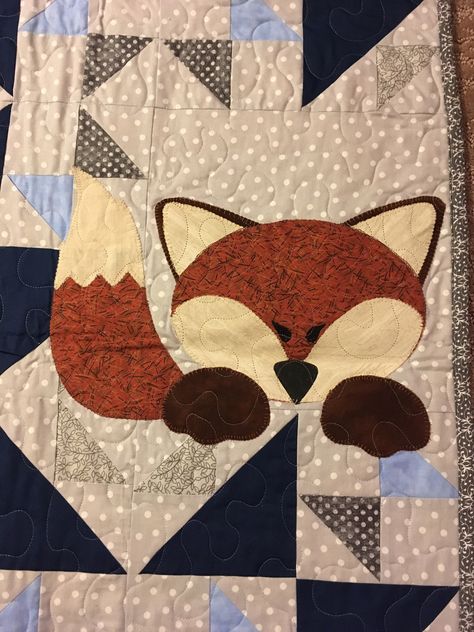 Fox Quilt, Bear Quilts, Quilt Projects, Animal Quilts, Pink Animals, Boy Quilts, Baby Fox, Quilting Patterns, Quilted Wall Hangings