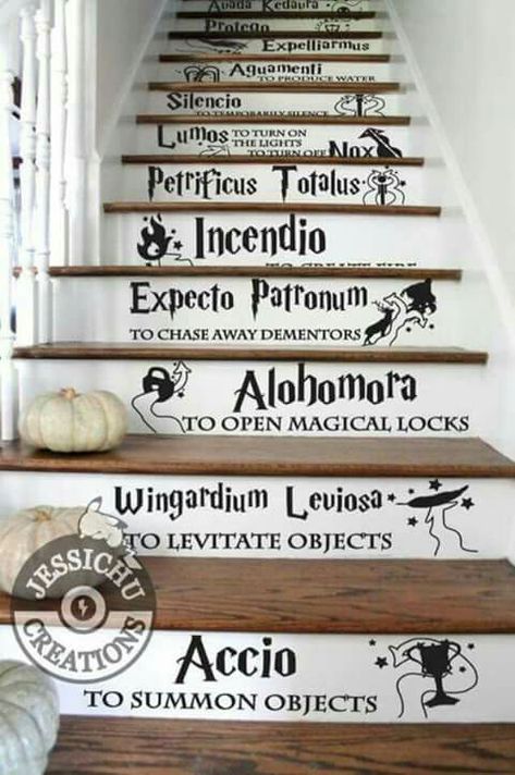 I need this #harrypotter #stairs Stairs Vinyl, Hogwarts Slytherin, Slytherin Gryffindor, Citate Harry Potter, Stile Harry Potter, Glume Harry Potter, Harry Potter Bedroom, Tapeta Harry Potter, Expecto Patronum