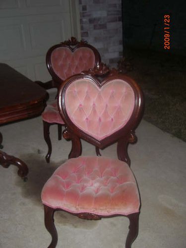 antique French Provincial heart back tufted side chair | Flickr - Photo Sharing! Aesthetic Chairs Vintage, Heart Chair, Tufted Chairs, Fancy Furniture, Rooms Decoration, Fancy Chair, Tufted Side Chair, French Country Furniture, Victorian Chair