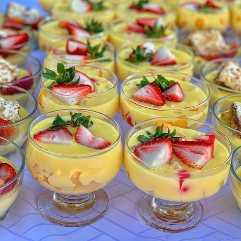 Wedding Buffet Food, Catering Food Displays, Fruit Platter Designs, Fruit Smoothie Recipes Healthy, Party Food Buffet, Catering Ideas Food, Party Food Platters, Healthy Homemade Recipes, Food Displays