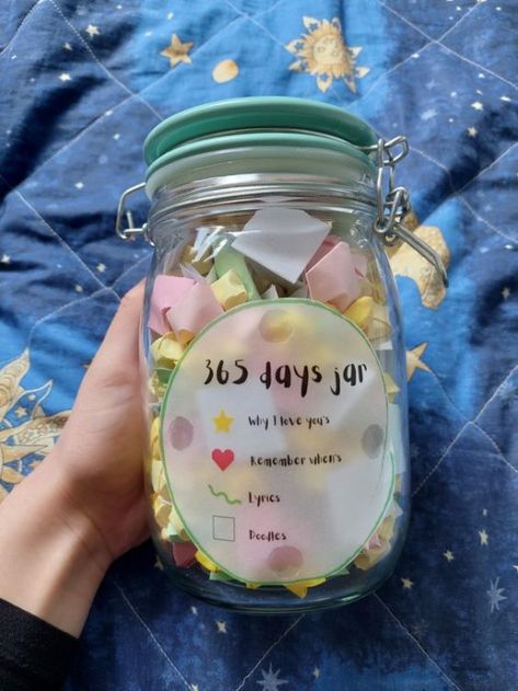 365 Days Jar, 365 Note Jar, Diy Valentines Gifts For Him, Jar Of Notes, 365 Jar, Quote Jar, Romantic Valentines Day Ideas, Happy Jar, Love Jar