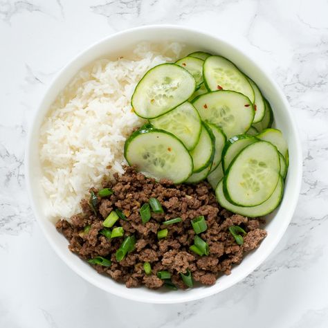 Korean Style Beef with Cucumber Salad--  Made with ground turkey instead of beef and it was tasty! Next time skip the cucumber salad (meh) and toss brocoli in with the meat + sauce) Korean Style Beef, Korean Beef Bowl, Ground Beef Chili, Beef Rice, Beef Bowls, Korean Recipes, Korean Beef, Beef And Rice, Large Salad Bowl