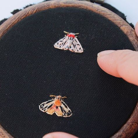 Ok, i can't keep this secret. I am working on a new embroidered pin collection and my subject is the patterns in nature. These two kind of tiger moths are little sneak peak of what's coming in 2018❤️ Make A Tassel, Nature Cross Stitch, Embroidery Stitches Tutorial, Hand Embroidery Projects, Cute Embroidery, Needle Work, Embroidery Craft, Art Textile, Sneak Peak