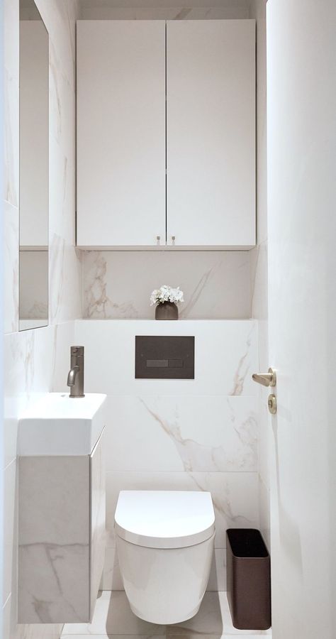 Tiny Shower Room, Small Toilet Design, Tiny Powder Rooms, Toilette Design, Bathroom Design Styles, Dental Office Design Interiors, Toilet Room Decor, Wc Design, Small Toilet Room