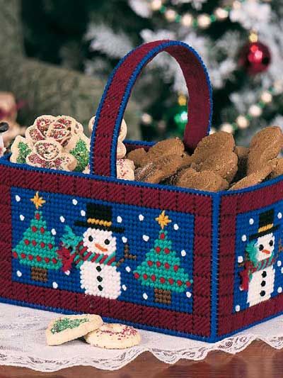 Winter Basket, Plastic Canvas Candle, Christmas Basket, Plastic Canvas Coasters, Winter Treats, Plastic Canvas Stitches, Plastic Canvas Ornaments, Love Winter, Plastic Canvas Tissue Boxes