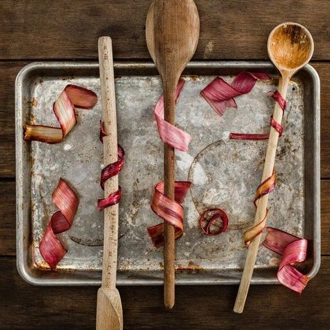 Candied rhubarb Rhubarb Candy, Candied Rhubarb, Best Rhubarb Recipes, Rhubarb Desserts, Rhubarb Recipes, Food Garnishes, Plated Desserts, Decadent Desserts, Pavlova